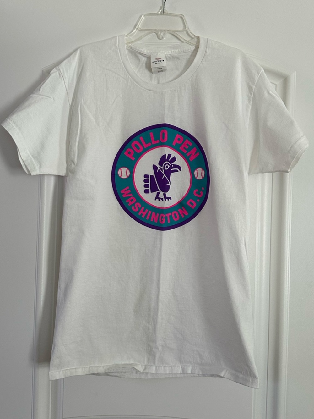 Hanes Pollo Pen Washington D.C. White Graphic Crewneck T-Shirt Size M